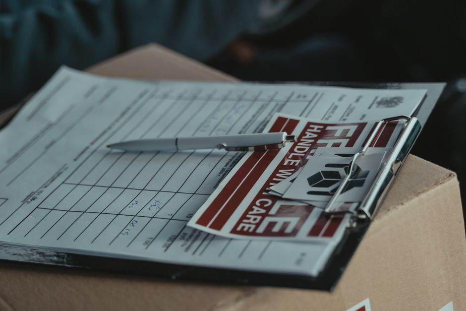 Checklist clipboard pen - Additional driver rules for car hire in South Africa