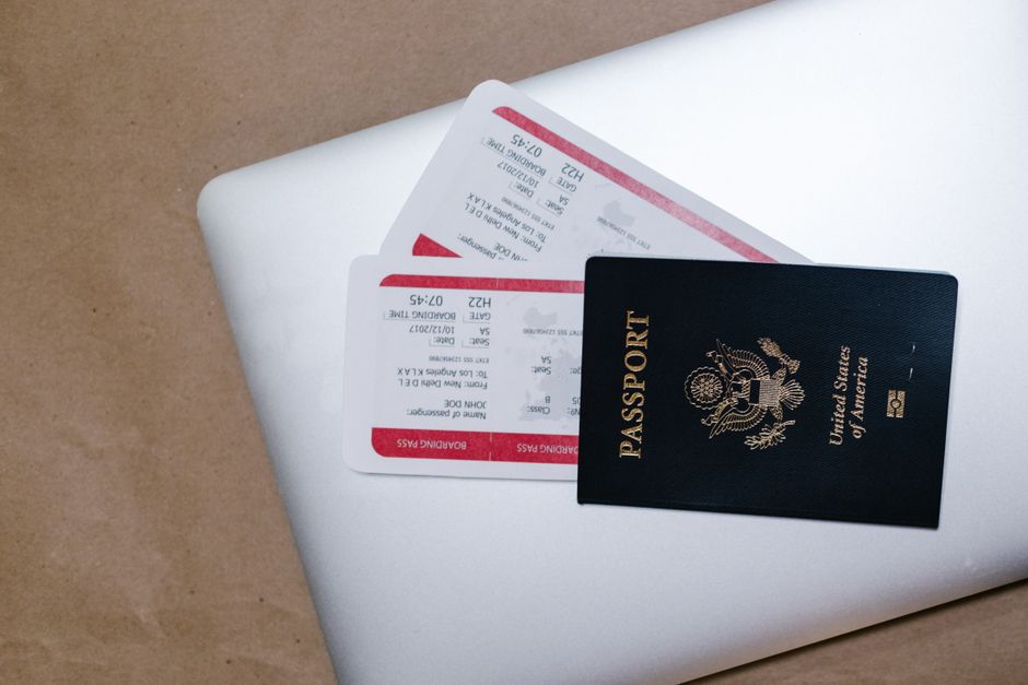 Booking travel laptop - Car hire brokers and booking sites: how they work in South Africa