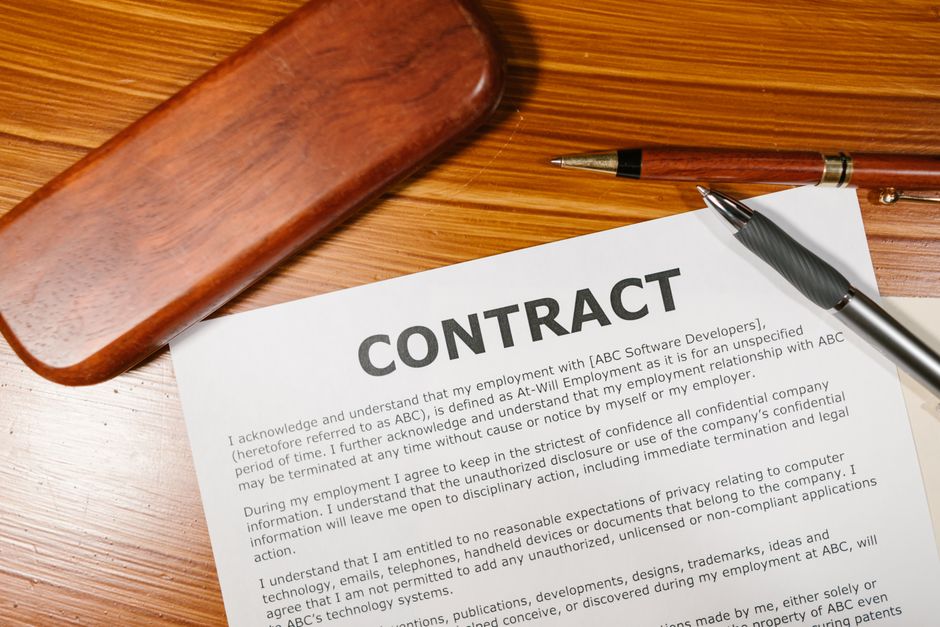 Contract and pen desk - Car hire without a credit card in South Africa