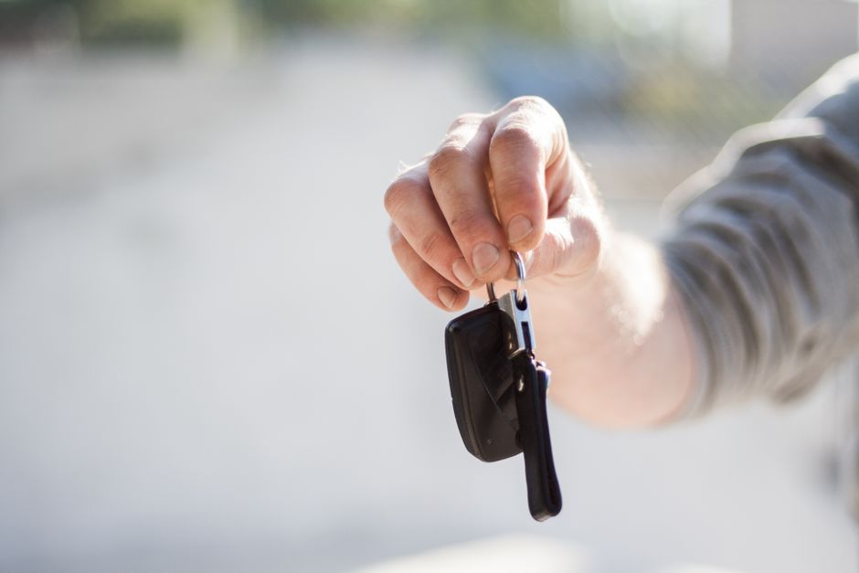 Car dealership keys - Car leasing and car subscription in South Africa: lease, finance or rent?