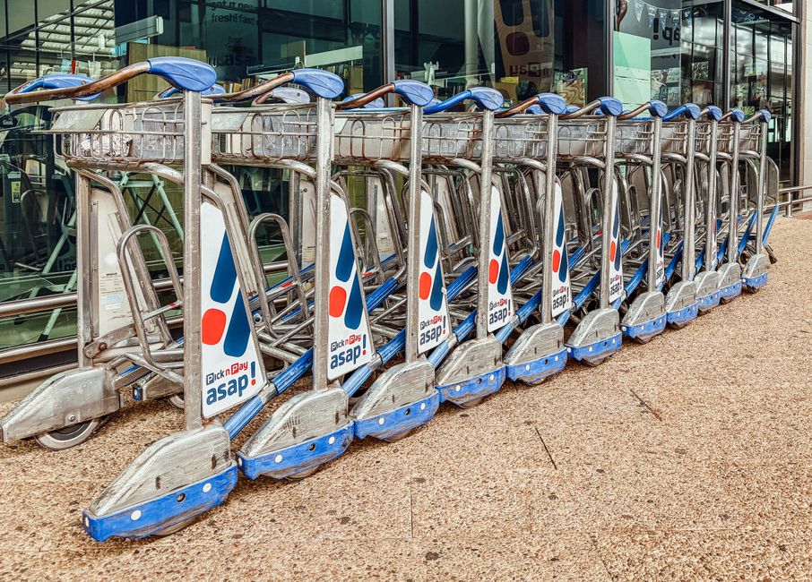 Luggage trolley airport - Car hire at Lanseria International Airport